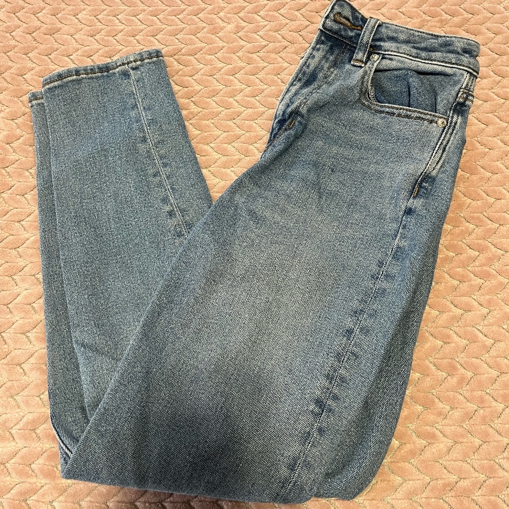 Straight Leg American Eagle Jeans